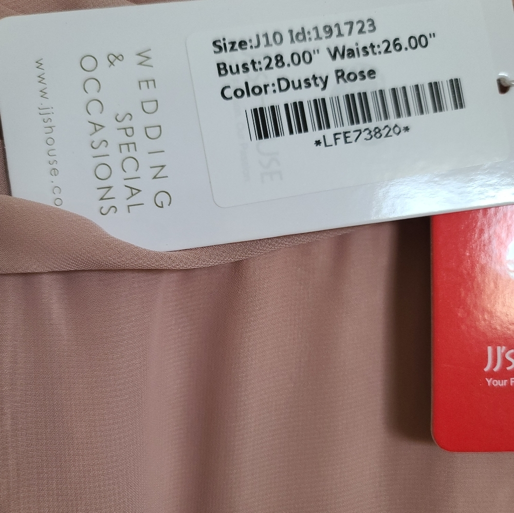 Formal dresses - Picture 13 of 16